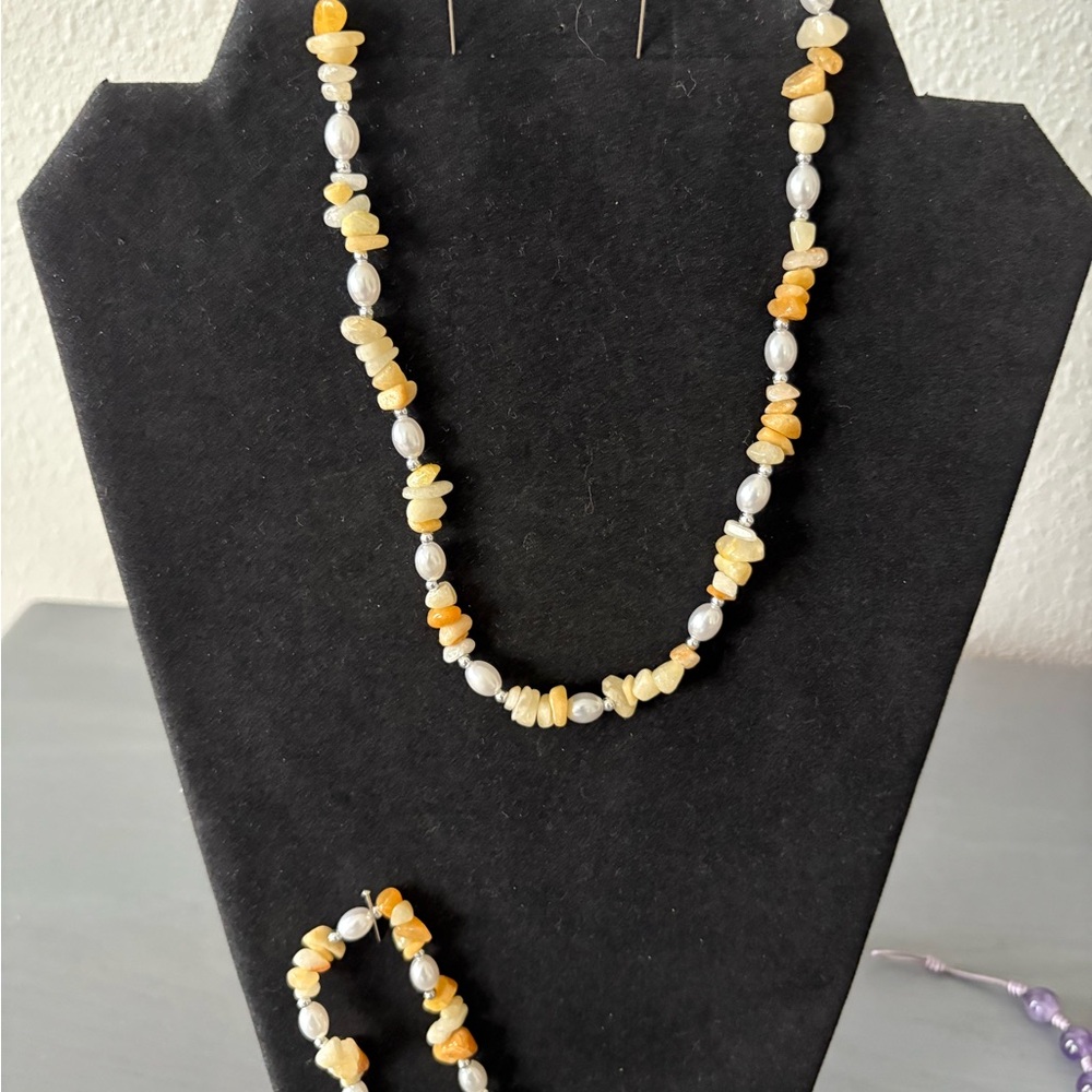 Elegant Yellow and White Beaded Necklace and Bracelet Set